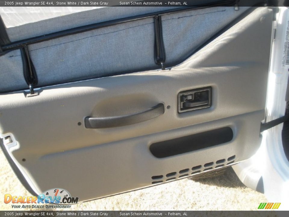 2005 Jeep Wrangler SE 4x4 Stone White / Dark Slate Gray Photo #15