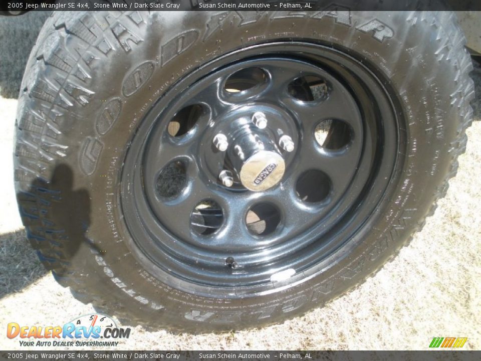2005 Jeep Wrangler SE 4x4 Stone White / Dark Slate Gray Photo #17