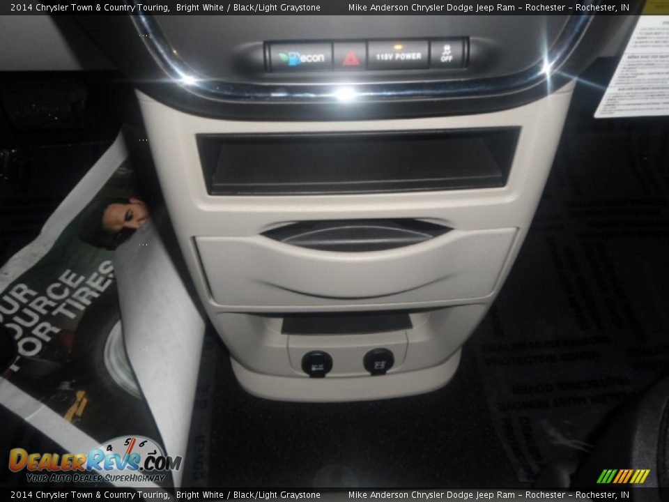 2014 Chrysler Town & Country Touring Bright White / Black/Light Graystone Photo #11