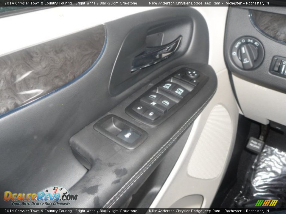 2014 Chrysler Town & Country Touring Bright White / Black/Light Graystone Photo #12