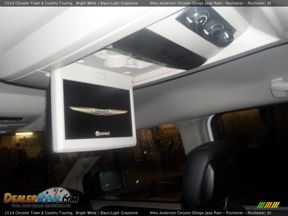 2014 Chrysler Town & Country Touring Bright White / Black/Light Graystone Photo #16