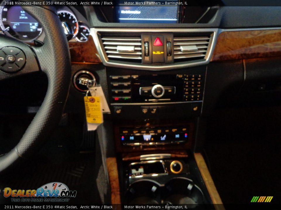 2011 Mercedes-Benz E 350 4Matic Sedan Arctic White / Black Photo #18