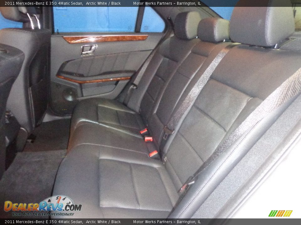 2011 Mercedes-Benz E 350 4Matic Sedan Arctic White / Black Photo #24