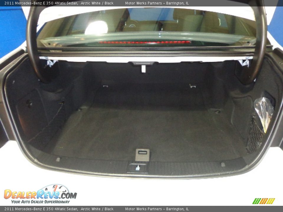 2011 Mercedes-Benz E 350 4Matic Sedan Arctic White / Black Photo #25