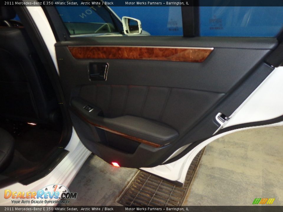 2011 Mercedes-Benz E 350 4Matic Sedan Arctic White / Black Photo #26