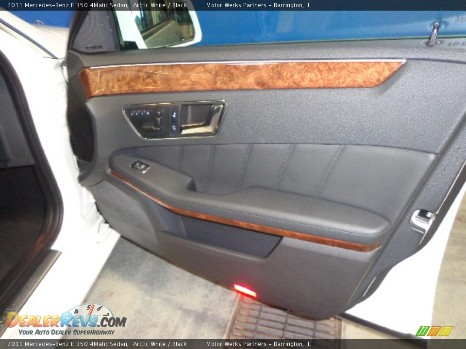 2011 Mercedes-Benz E 350 4Matic Sedan Arctic White / Black Photo #31