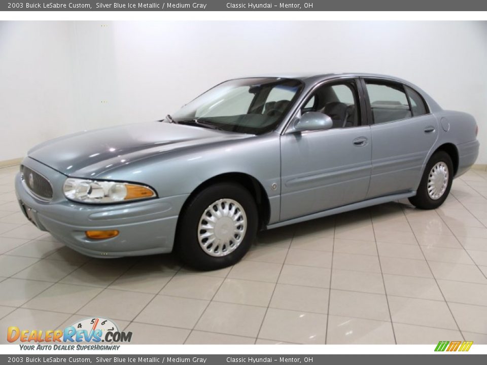 Front 3/4 View of 2003 Buick LeSabre Custom Photo #3
