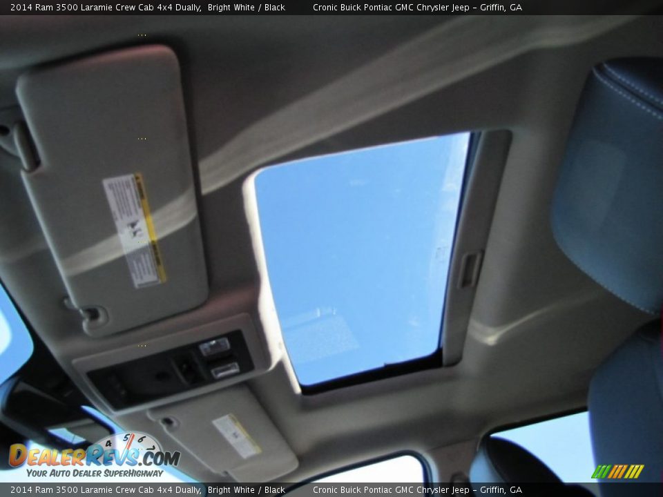 2014 Ram 3500 Laramie Crew Cab 4x4 Dually Bright White / Black Photo #12