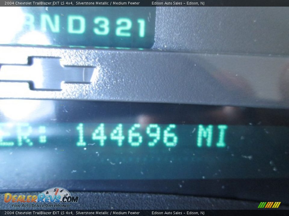 2004 Chevrolet TrailBlazer EXT LS 4x4 Silverstone Metallic / Medium Pewter Photo #26