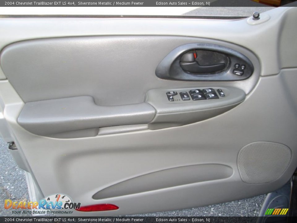 2004 Chevrolet TrailBlazer EXT LS 4x4 Silverstone Metallic / Medium Pewter Photo #28