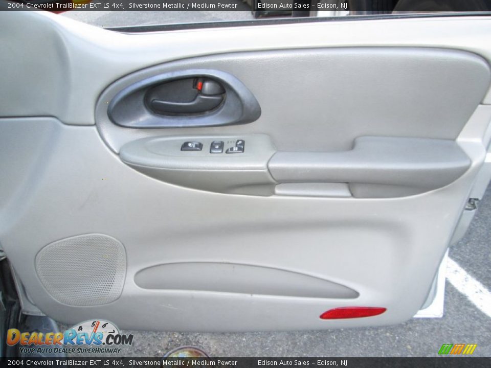 2004 Chevrolet TrailBlazer EXT LS 4x4 Silverstone Metallic / Medium Pewter Photo #30