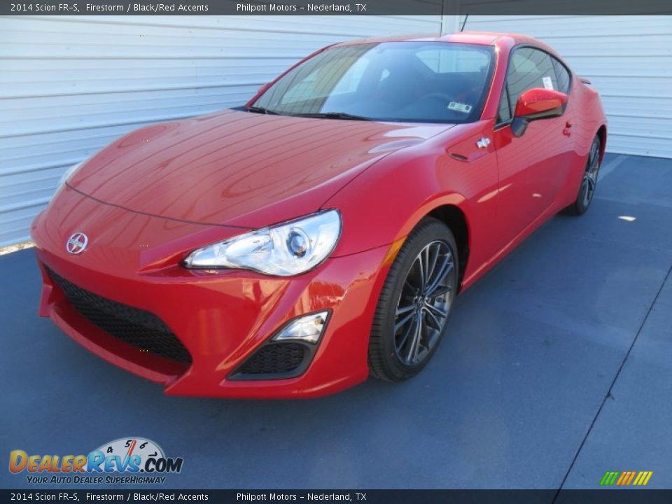Front 3/4 View of 2014 Scion FR-S  Photo #7