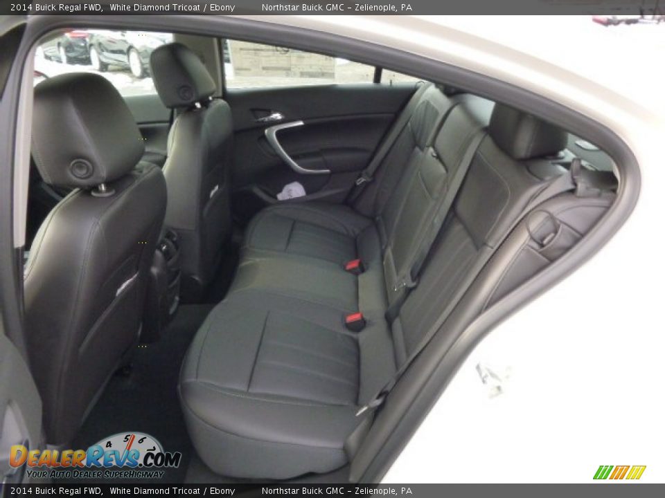 Rear Seat of 2014 Buick Regal FWD Photo #11