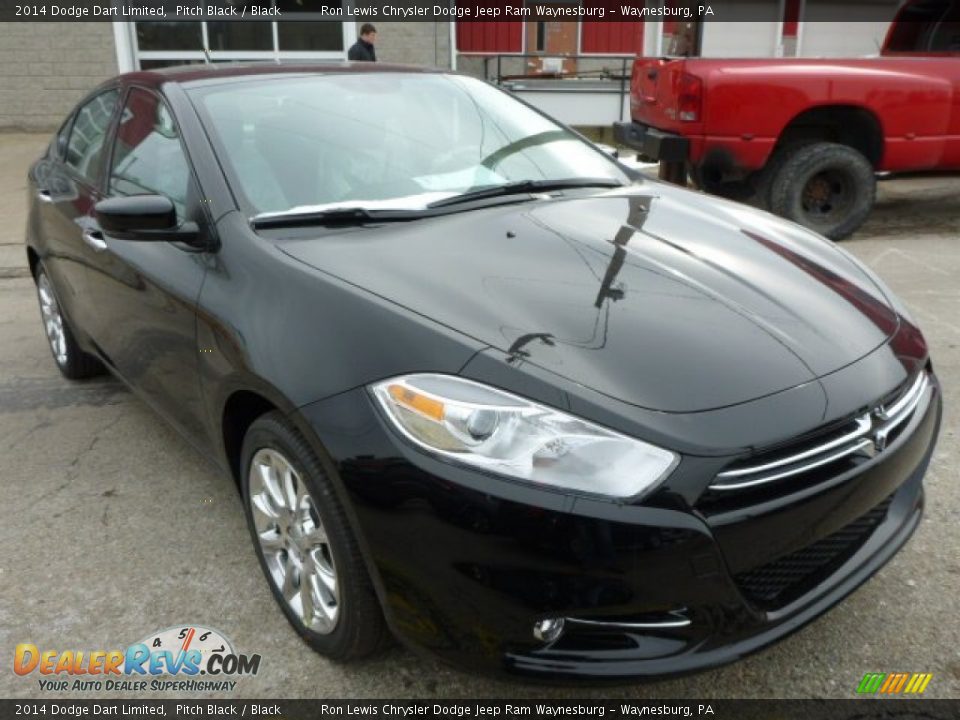 Front 3/4 View of 2014 Dodge Dart Limited Photo #7
