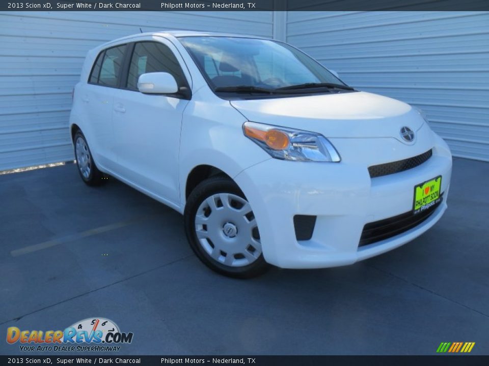 2013 Scion xD Super White / Dark Charcoal Photo #2