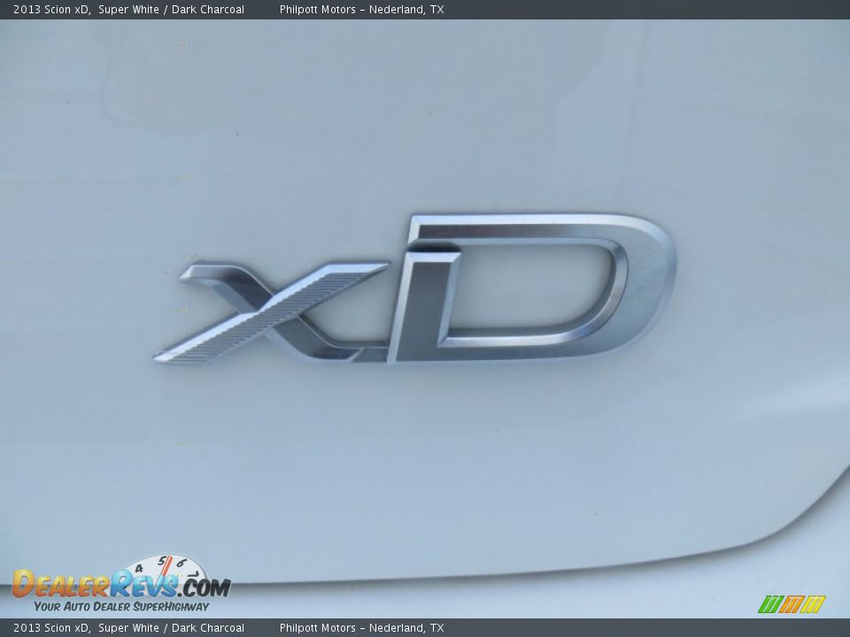 2013 Scion xD Super White / Dark Charcoal Photo #18