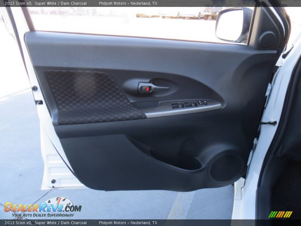 2013 Scion xD Super White / Dark Charcoal Photo #31