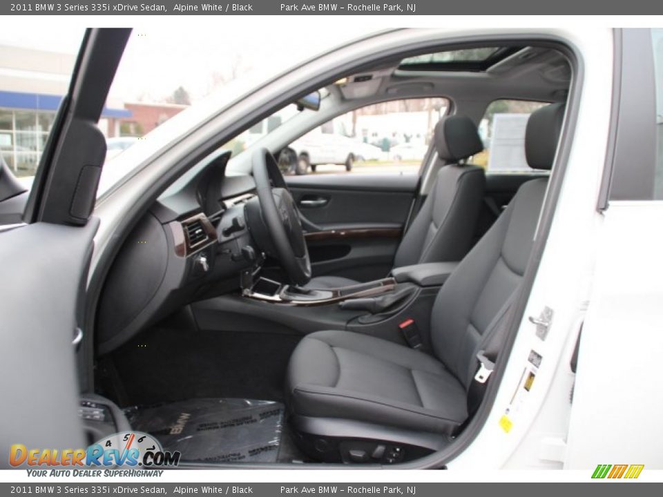 2011 BMW 3 Series 335i xDrive Sedan Alpine White / Black Photo #10