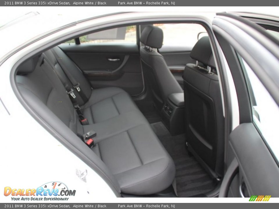2011 BMW 3 Series 335i xDrive Sedan Alpine White / Black Photo #23