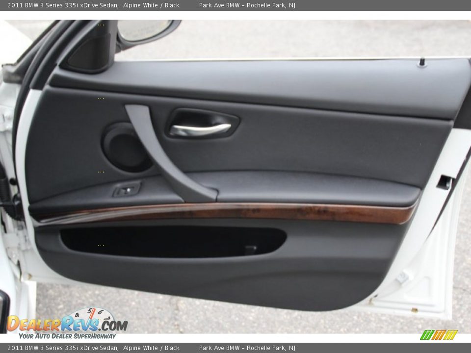 2011 BMW 3 Series 335i xDrive Sedan Alpine White / Black Photo #24