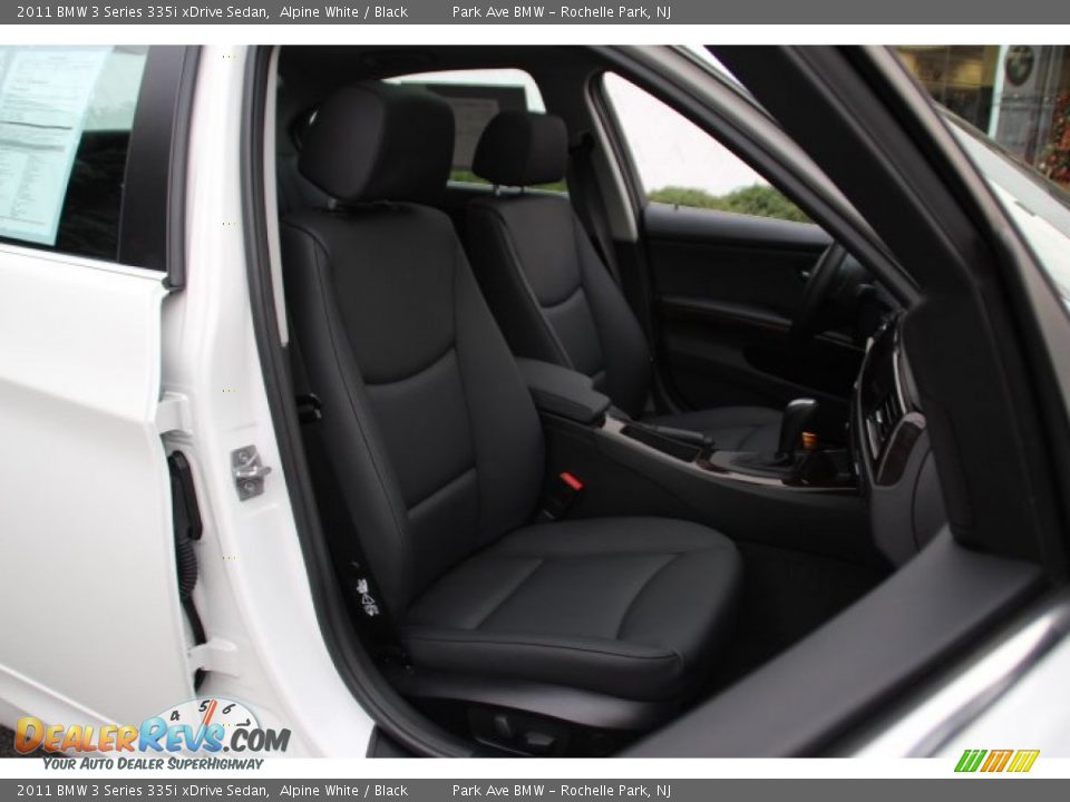 2011 BMW 3 Series 335i xDrive Sedan Alpine White / Black Photo #27