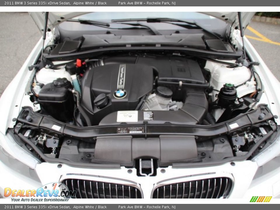 2011 BMW 3 Series 335i xDrive Sedan Alpine White / Black Photo #28