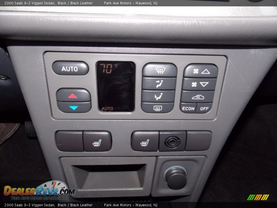 Controls of 2000 Saab 9-3 Viggen Sedan Photo #32