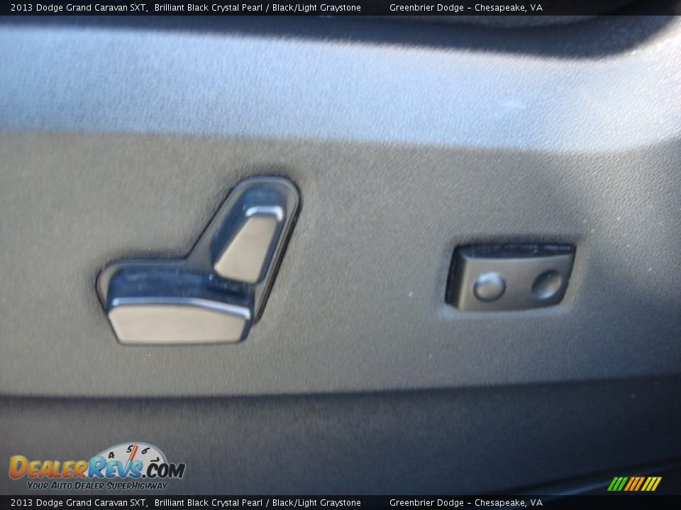 2013 Dodge Grand Caravan SXT Brilliant Black Crystal Pearl / Black/Light Graystone Photo #7