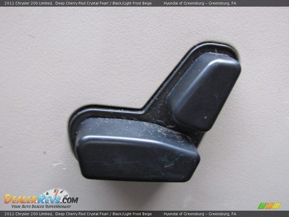 2011 Chrysler 200 Limited Deep Cherry Red Crystal Pearl / Black/Light Frost Beige Photo #15