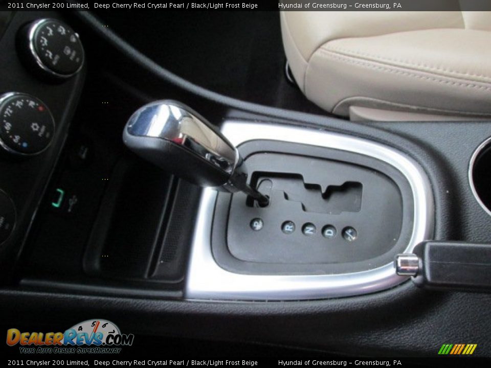 2011 Chrysler 200 Limited Deep Cherry Red Crystal Pearl / Black/Light Frost Beige Photo #16