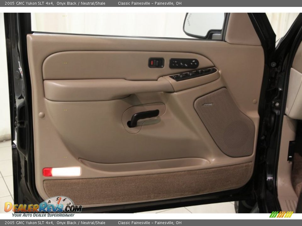 2005 GMC Yukon SLT 4x4 Onyx Black / Neutral/Shale Photo #4