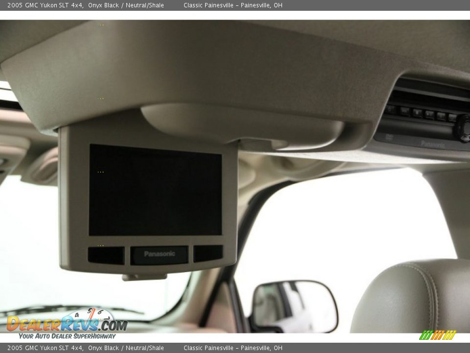 2005 GMC Yukon SLT 4x4 Onyx Black / Neutral/Shale Photo #17