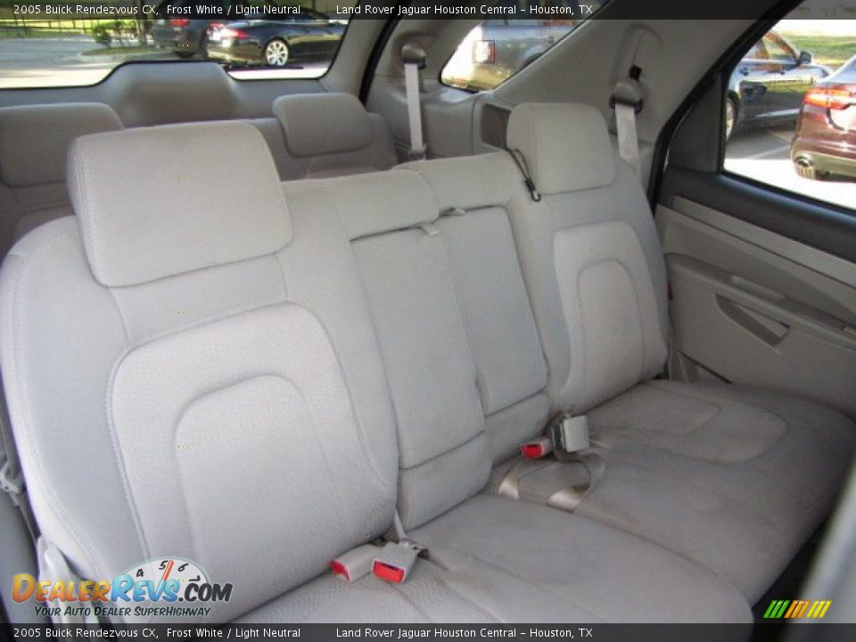 2005 Buick Rendezvous CX Frost White / Light Neutral Photo #30