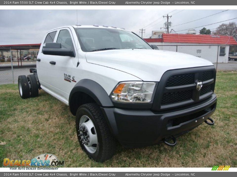 2014 Ram 5500 SLT Crew Cab 4x4 Chassis Bright White / Black/Diesel Gray Photo #2