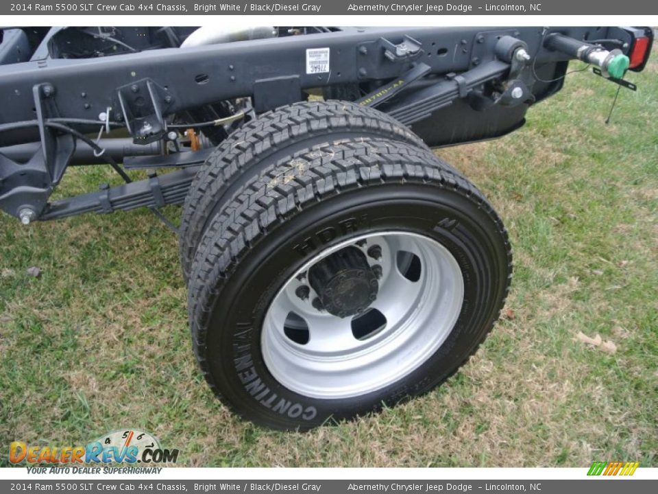 2014 Ram 5500 SLT Crew Cab 4x4 Chassis Bright White / Black/Diesel Gray Photo #4