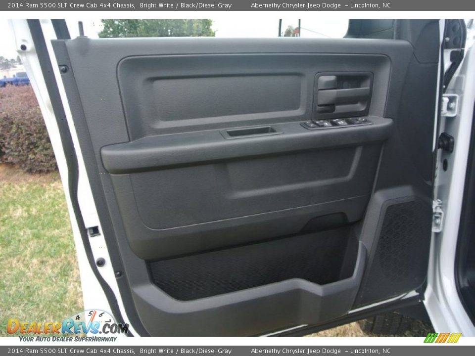 2014 Ram 5500 SLT Crew Cab 4x4 Chassis Bright White / Black/Diesel Gray Photo #7