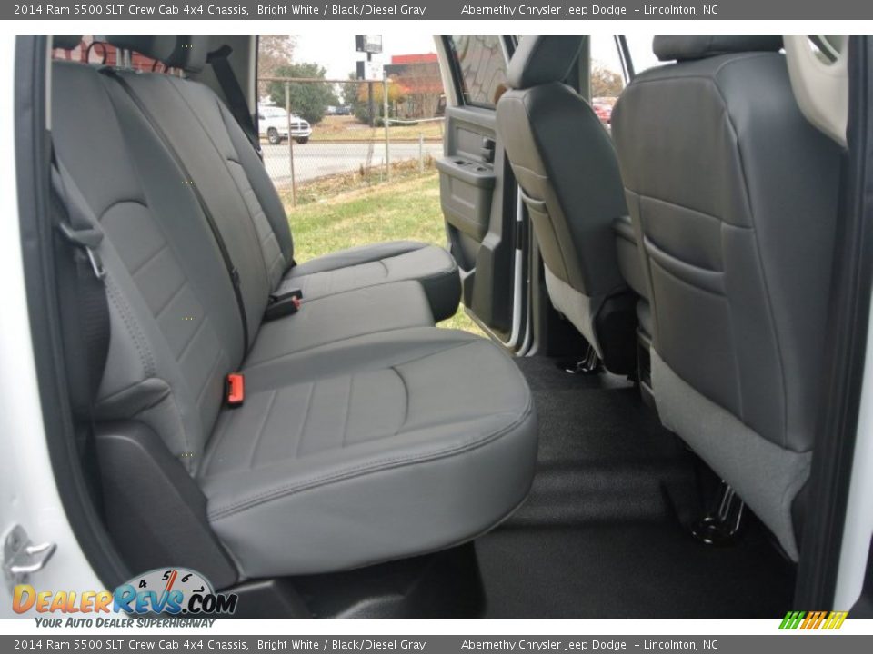2014 Ram 5500 SLT Crew Cab 4x4 Chassis Bright White / Black/Diesel Gray Photo #16