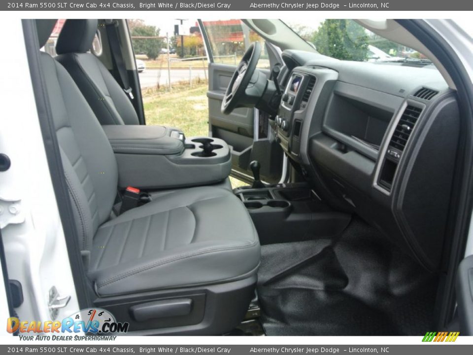 2014 Ram 5500 SLT Crew Cab 4x4 Chassis Bright White / Black/Diesel Gray Photo #17