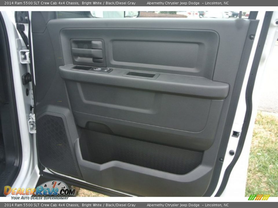 2014 Ram 5500 SLT Crew Cab 4x4 Chassis Bright White / Black/Diesel Gray Photo #18