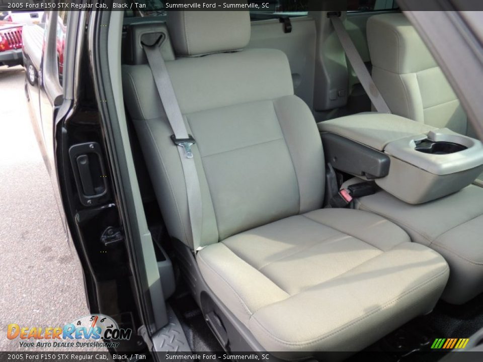 2005 Ford F150 STX Regular Cab Black / Tan Photo #6