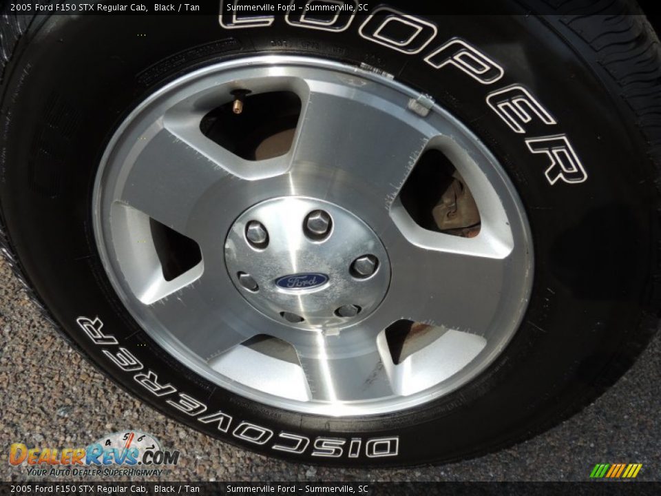 2005 Ford F150 STX Regular Cab Black / Tan Photo #12
