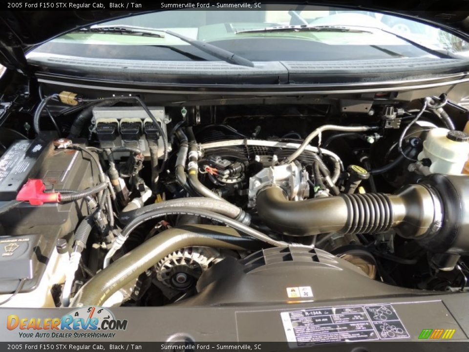 2005 Ford F150 STX Regular Cab Black / Tan Photo #14