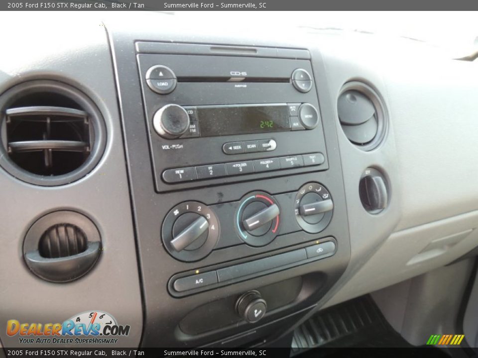 2005 Ford F150 STX Regular Cab Black / Tan Photo #15