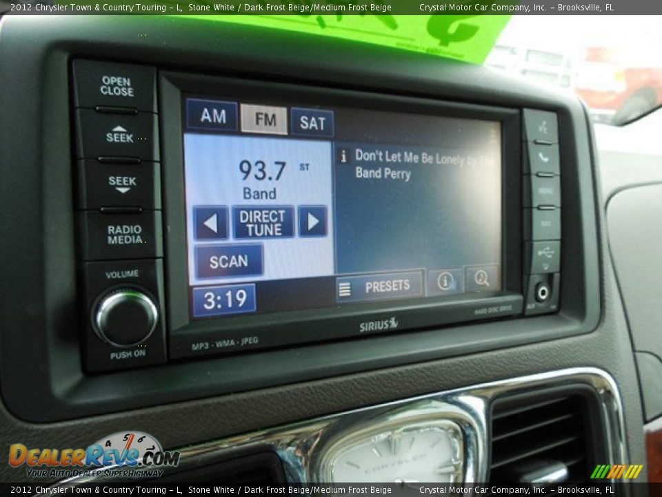 2012 Chrysler Town & Country Touring - L Stone White / Dark Frost Beige/Medium Frost Beige Photo #21