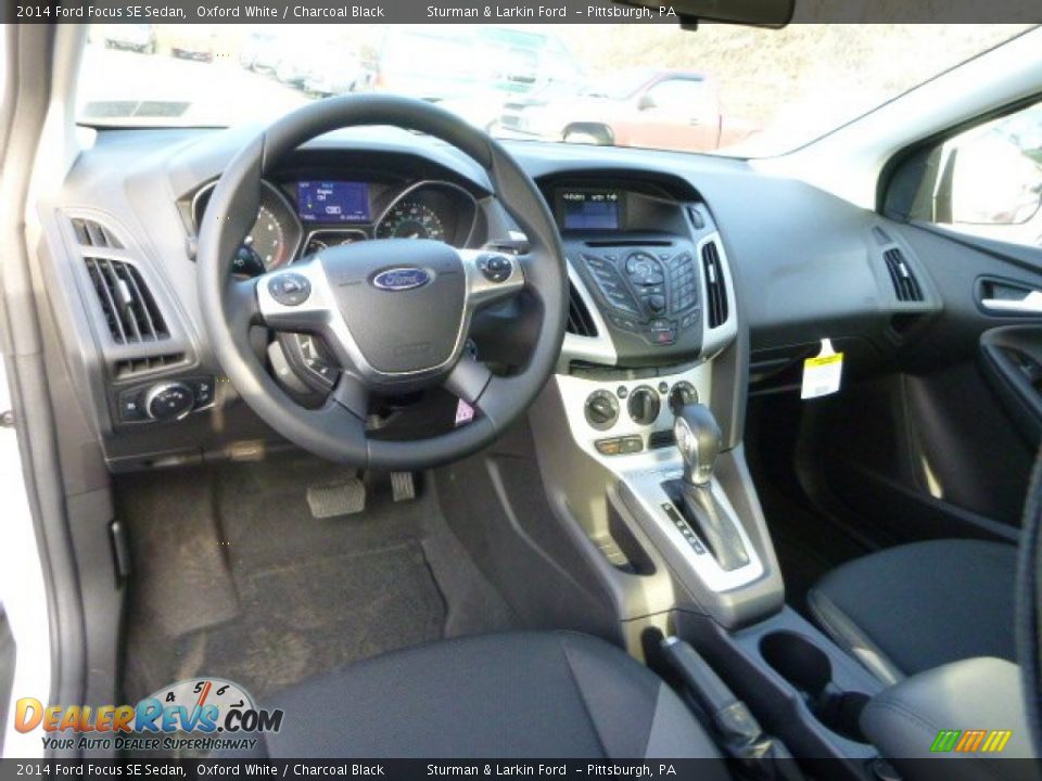 2014 Ford Focus SE Sedan Oxford White / Charcoal Black Photo #10