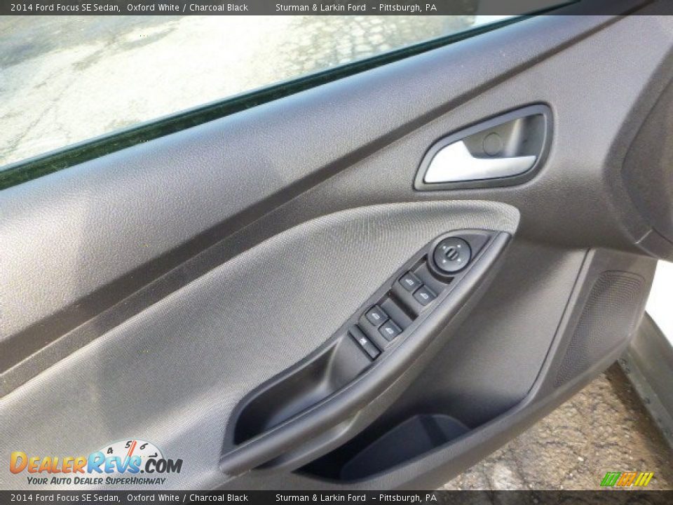 2014 Ford Focus SE Sedan Oxford White / Charcoal Black Photo #11