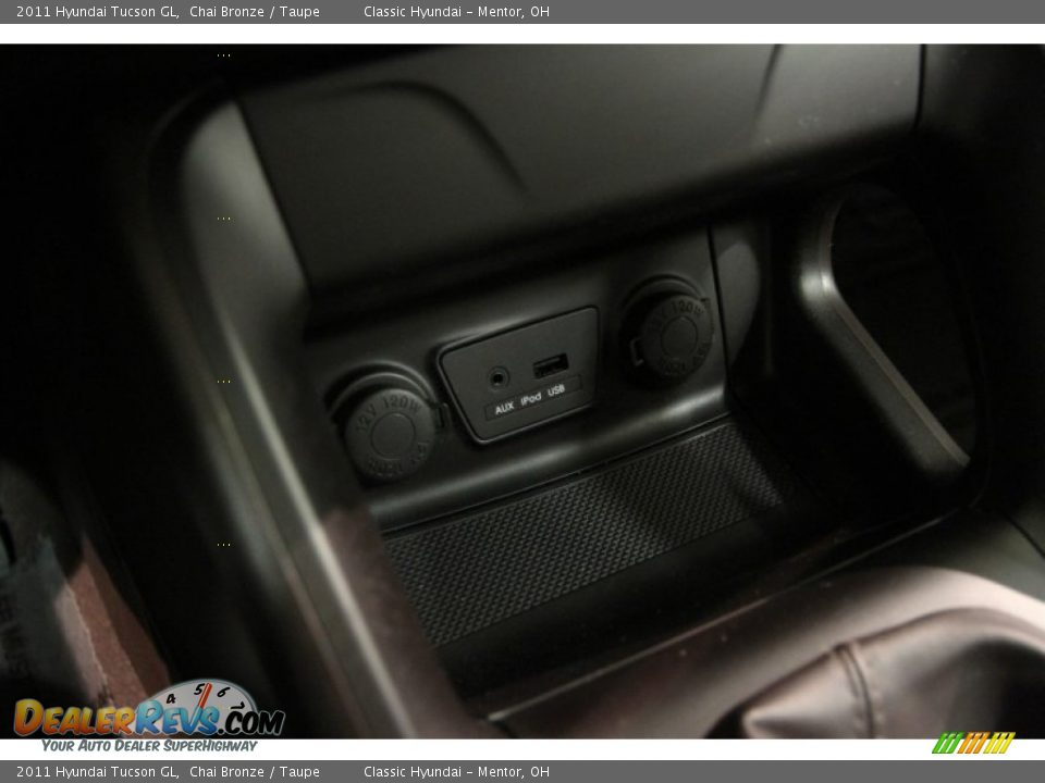 2011 Hyundai Tucson GL Chai Bronze / Taupe Photo #11