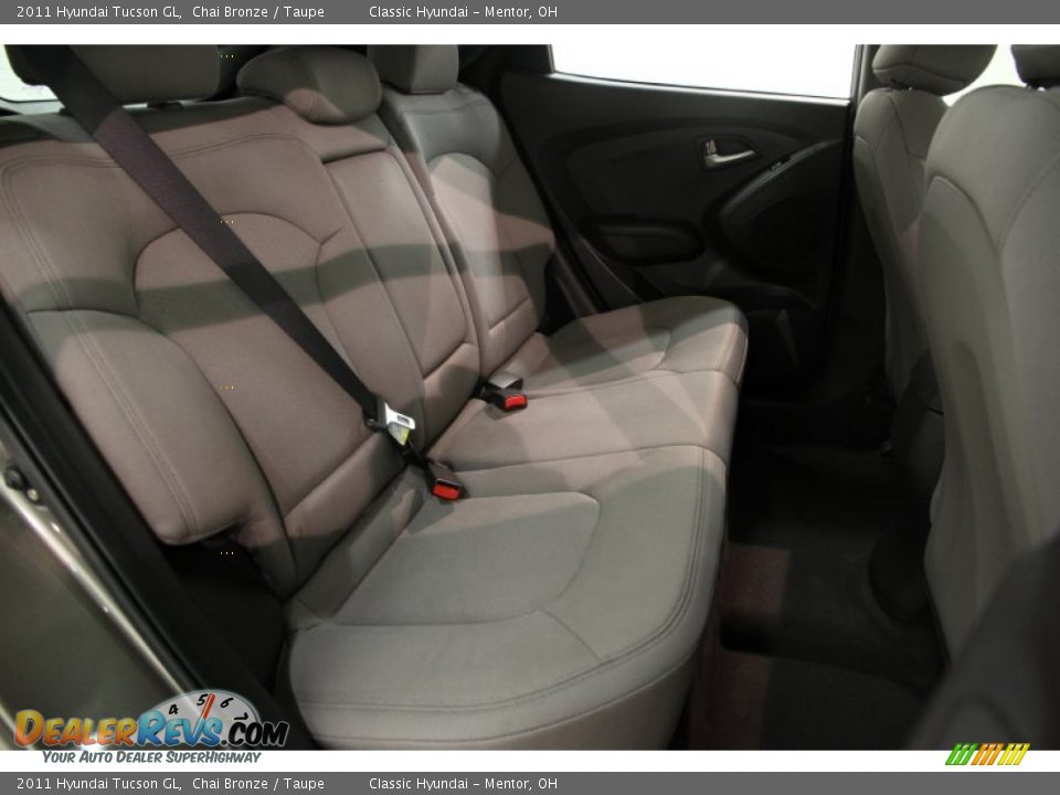 2011 Hyundai Tucson GL Chai Bronze / Taupe Photo #13