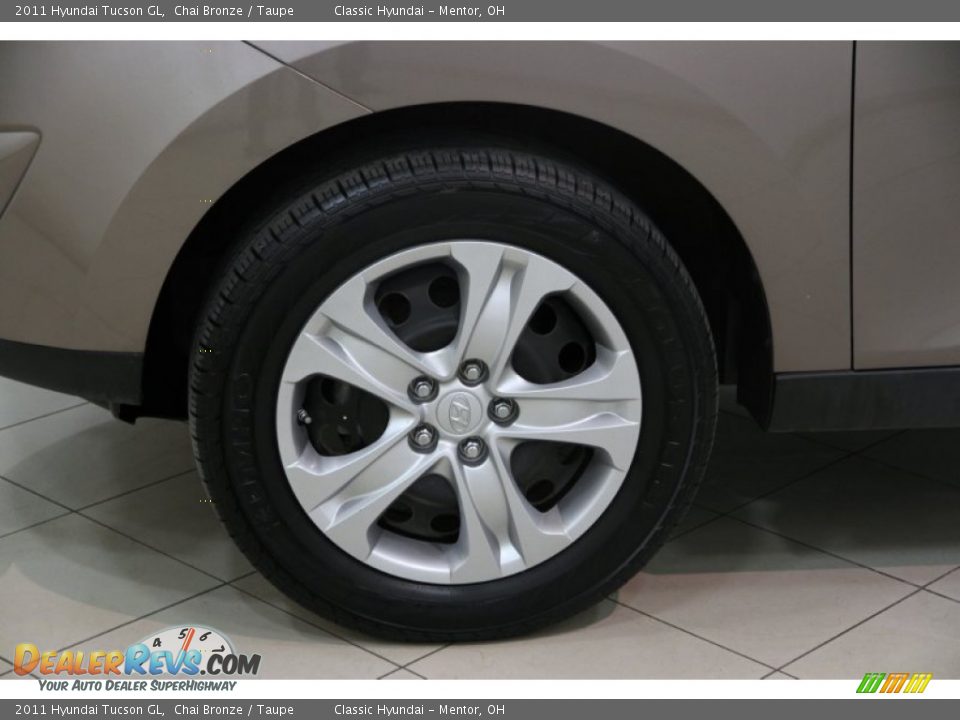 2011 Hyundai Tucson GL Chai Bronze / Taupe Photo #17