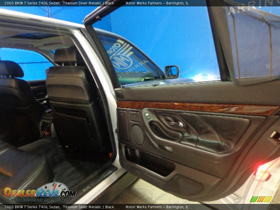 2000 BMW 7 Series 740iL Sedan Titanium Silver Metallic / Black Photo #31